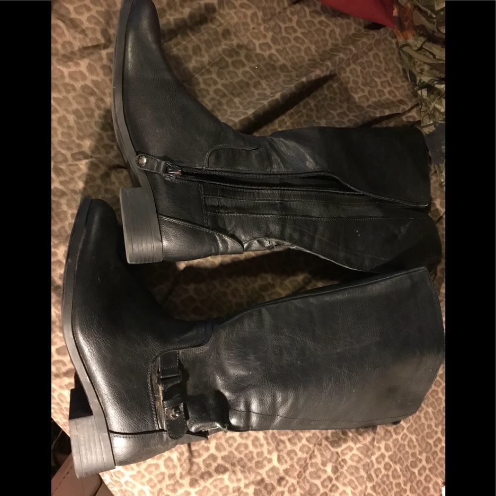 Wide calf 8w knee/lace back boots😬